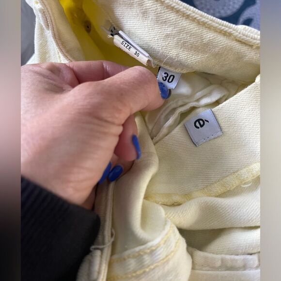 ÉTICA MICKI CROP FLARE JEAN - MELLOW YELLOW NWOT Size 30 - Picture 5 of 6